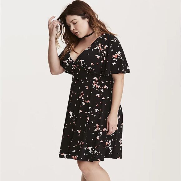 NWT Torrid Size 0X Black & Pink V Neck Flutter Sleeve Butterfly Midi Dress - Picture 1 of 9
